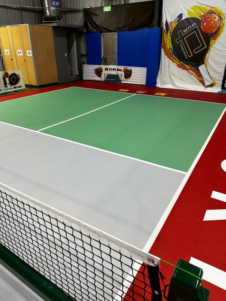 S  64610337 768x1024